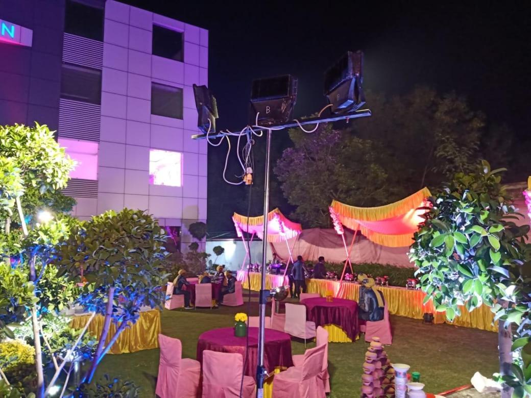 Hotel Sourav Park Inn Agra Agra  Zewnętrze zdjęcie