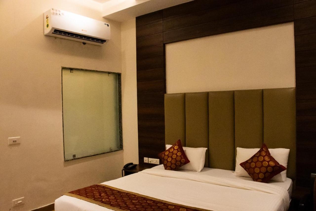 Hotel Sourav Park Inn Agra Agra  Zewnętrze zdjęcie